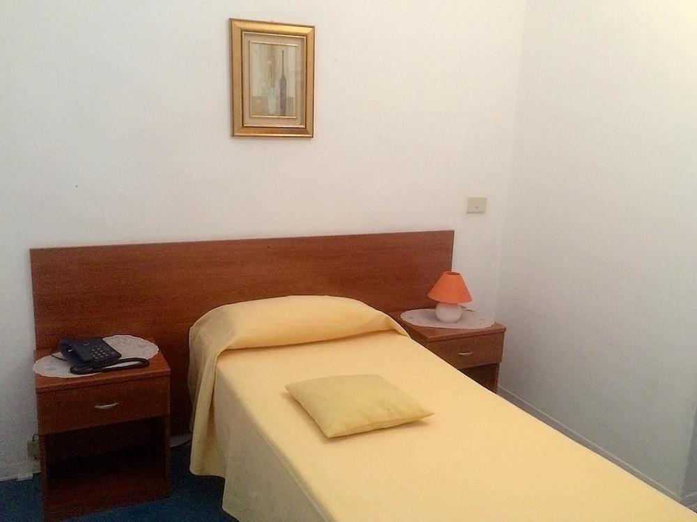 Albergo San Carlo Massa  Exterior photo
